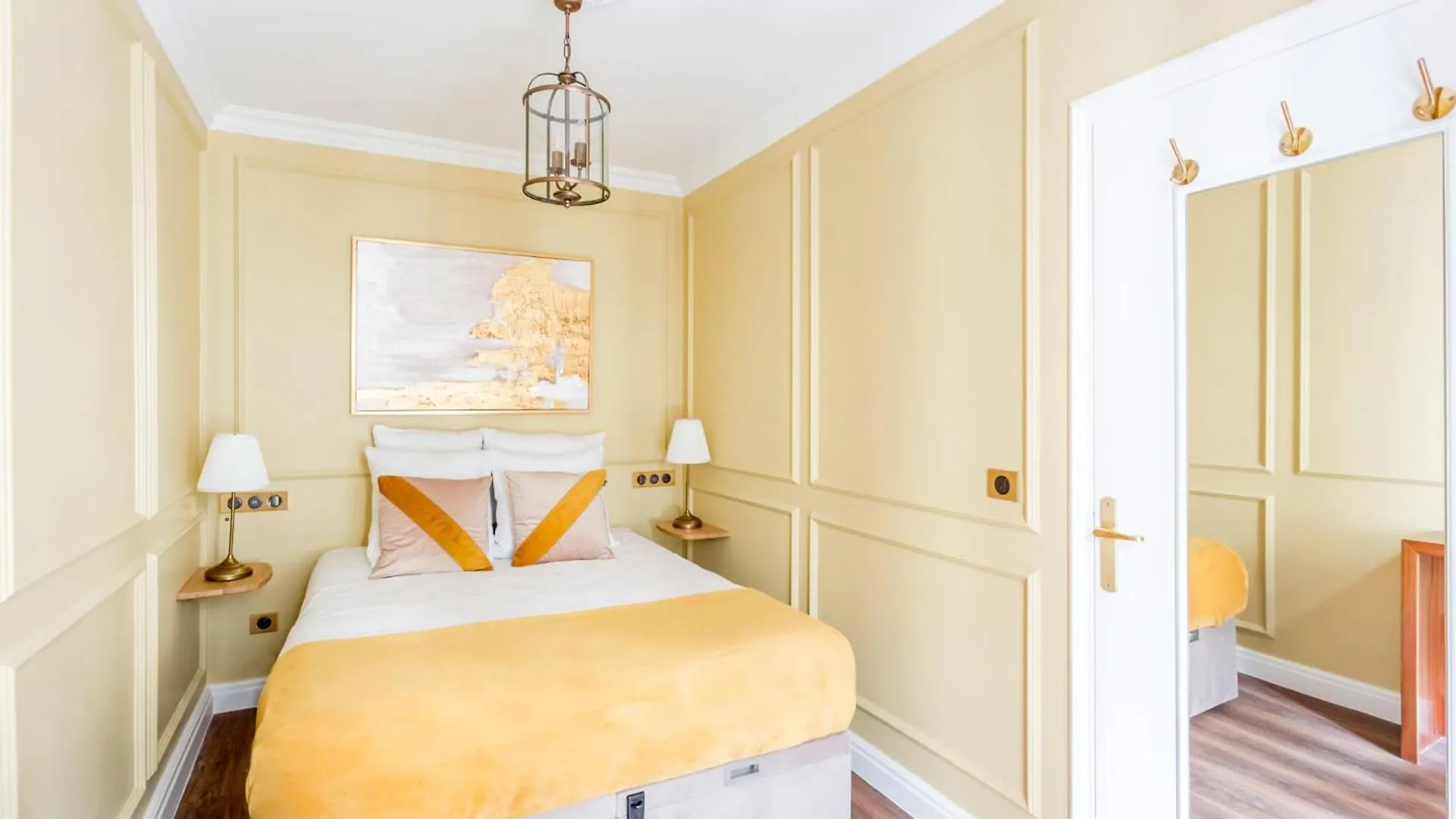 Apartment Merveil -Luxury Serviced Apartment-Saint Martin II Paris